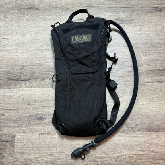 Camelback Cordura Black Backpack 3L Hydration Pack Outdoors Hiking - Picture 1 of 11